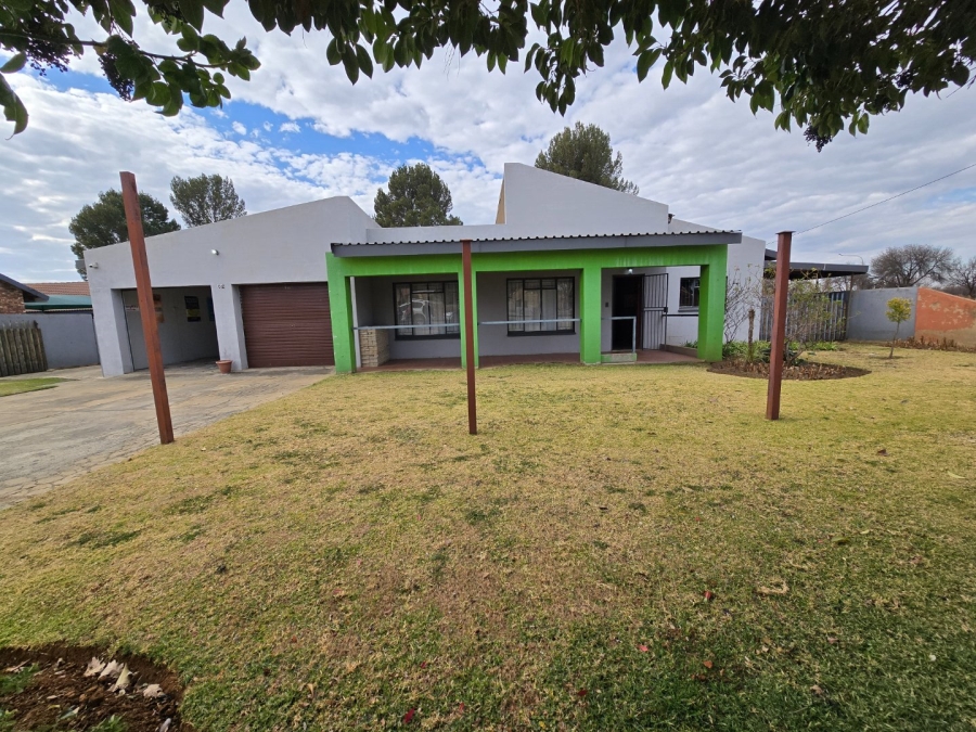 3 Bedroom Property for Sale in Miederpark North West